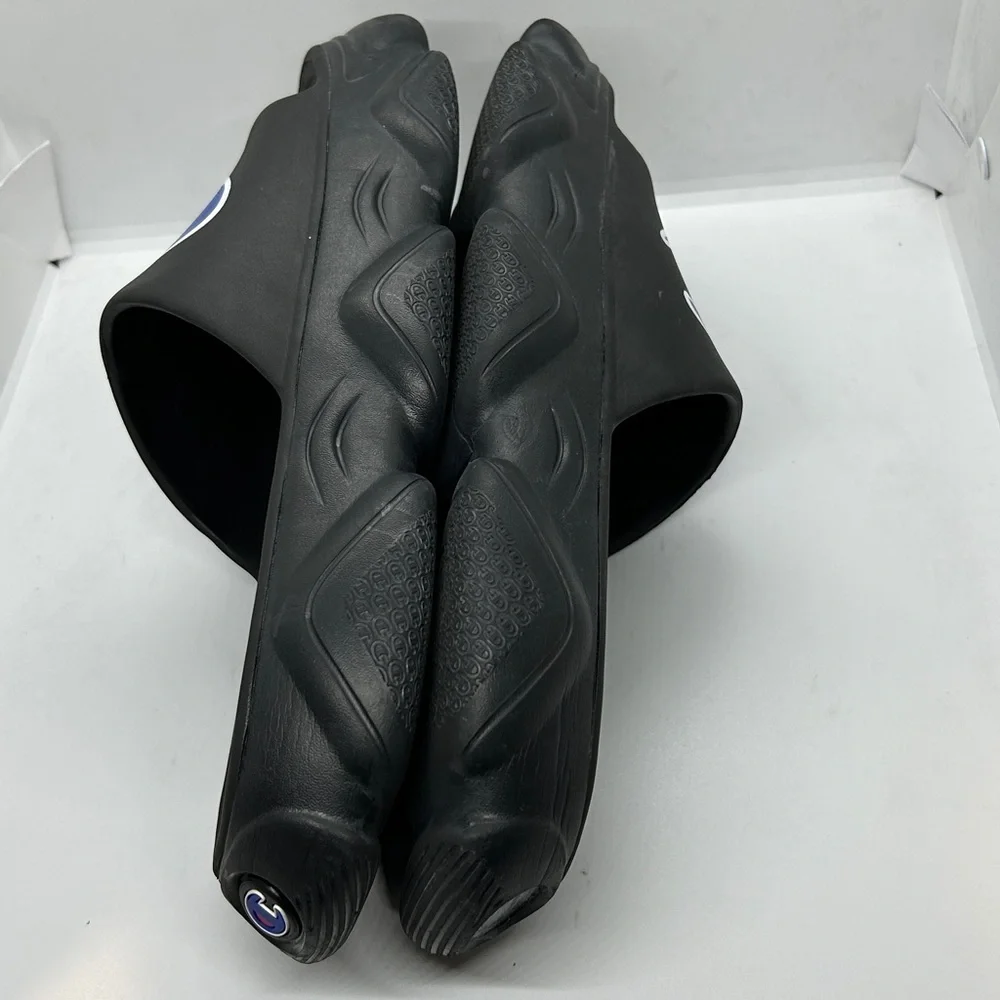 Champion Meloso Squish Black Slides Sandals Men’s Size 12 Prewoned-Used good